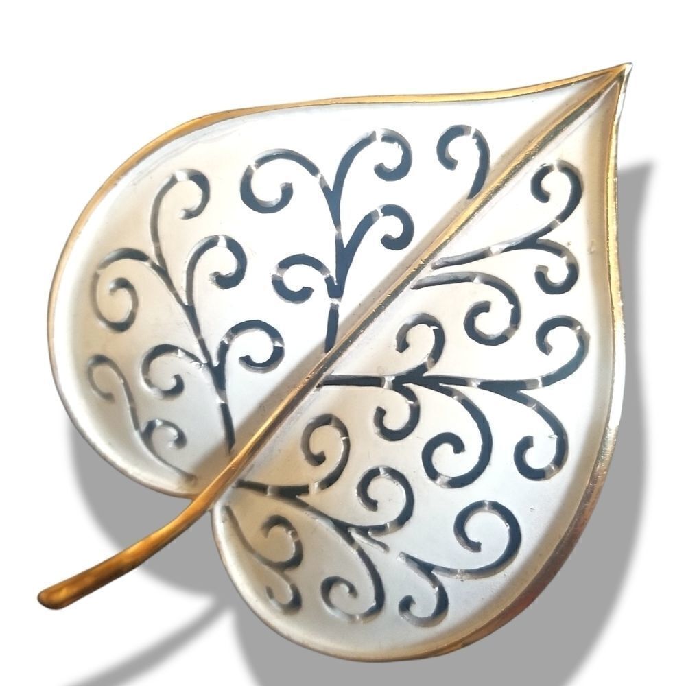 Vintage Signed Crown Trifari Goldtone White Enamel Leaf Brooch